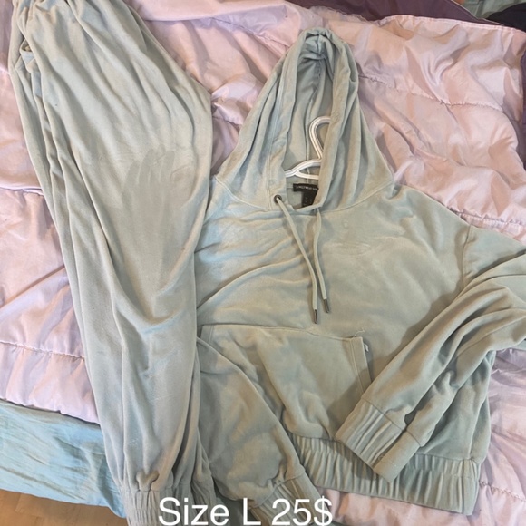 Clothes - Picture 7 of 9